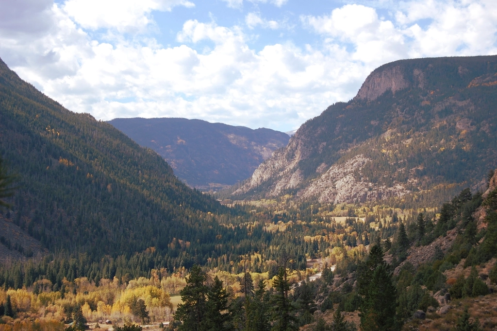 wooded mountain valley Colorado autumn